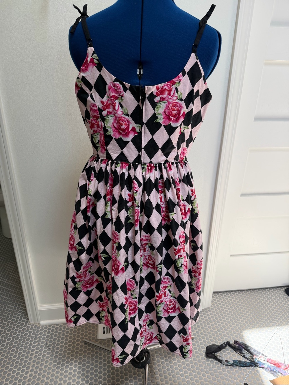 Hell Bunny Harlequin Floral Retro Dress with Pink Roses - Picture 6 of 9